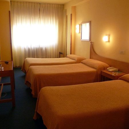 Hotel Pradas Jaca Buitenkant foto