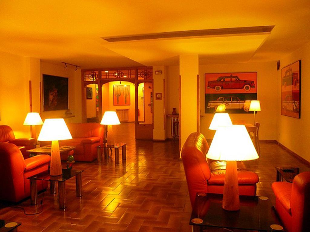 Hotel Pradas Jaca Buitenkant foto